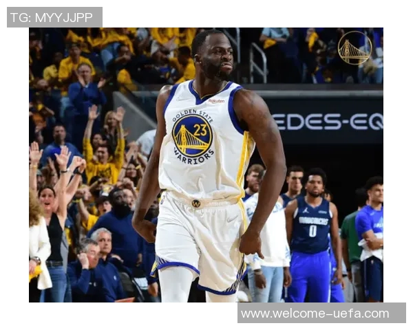 追梦精准传球布朗尼外线助攻库里高弧度三分球如虹命中