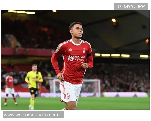 水晶宫即将以3500万签下布伦南约翰逊注册时间紧迫引发关注